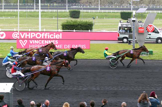 Photo d'arrivée de la course pmu PRIX PAUL LEGUERNEY à PARIS-VINCENNES le Samedi 6 avril 2019