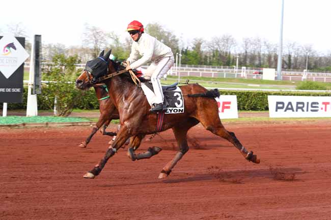 Photo d'arrivée de la course pmu PRIX DE MARSEILLE à LYON LA SOIE le Mercredi 10 avril 2019