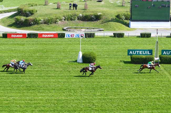 Photo d'arrivée de la course pmu PRIX RENE COUETIL à AUTEUIL le Jeudi 11 avril 2019