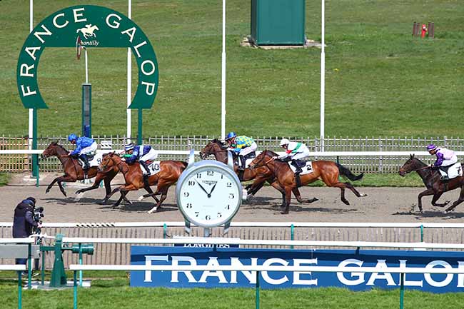 Photo d'arrivée de la course pmu PRIX DE LA PISTE RONDE à CHANTILLY le Samedi 13 avril 2019