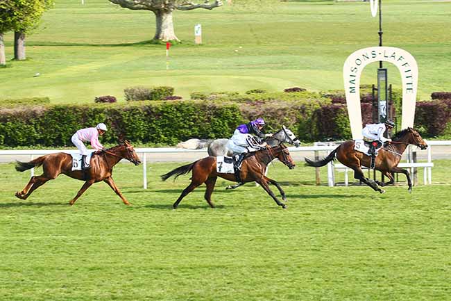 Photo d'arrivée de la course pmu PRIX DURBAR à MAISONS-LAFFITTE le Lundi 15 avril 2019