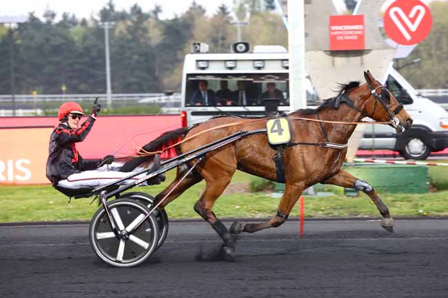 Photo d'arrivée de la course pmu PRIX DORIS à PARIS-VINCENNES le Mardi 16 avril 2019