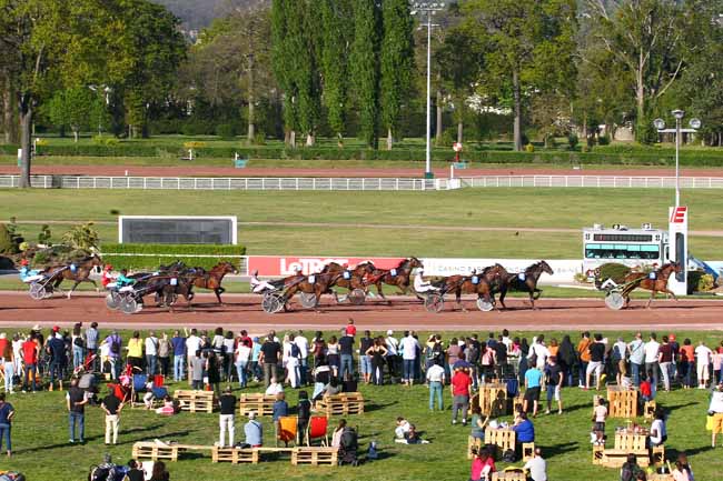 Photo d'arrivée de la course pmu PRIX DE LONS-LE-SAUNIER à ENGHIEN le Samedi 20 avril 2019