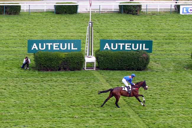 Photo d'arrivée de la course pmu PRIX MAGUELONNE à AUTEUIL le Dimanche 21 avril 2019