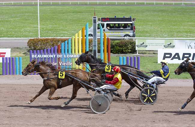 Photo d'arrivée de la course pmu GRAND NATIONAL DU TROT PARIS-TURF à BEAUMONT-DE-LOMAGNE le Mercredi 24 avril 2019