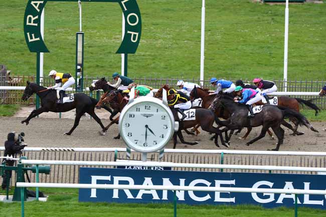 Photo d'arrivée de la course pmu PRIX DU PARC JEAN-JACQUES ROUSSEAU à CHANTILLY le Mercredi 24 avril 2019