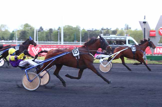 Photo d'arrivée de la course pmu PRIX HUBERTA à PARIS-VINCENNES le Vendredi 26 avril 2019
