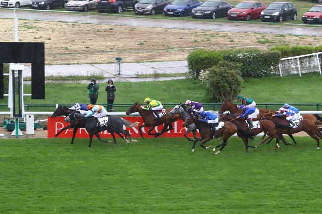 Photo d'arrivée de la course pmu GRAND HANDICAP DU TOBOGGAN DE LONGCHAMP à LONGCHAMP le Dimanche 28 avril 2019