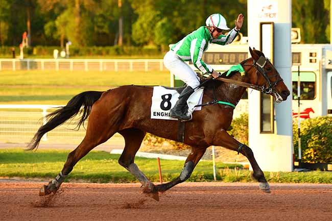 Photo d'arrivée de la course pmu PRIX DE LA PLACE DE LA SORBONNE à ENGHIEN le Lundi 29 avril 2019
