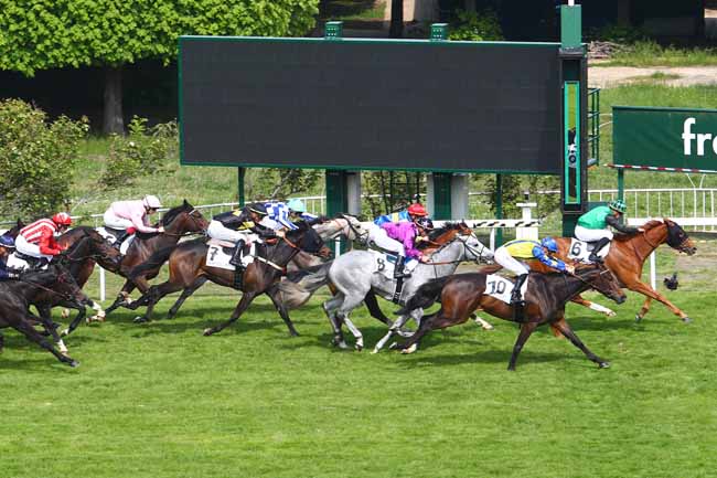 Photo d'arrivée de la course pmu PRIX DE BEAUMESNIL à SAINT-CLOUD le Mercredi 1 mai 2019