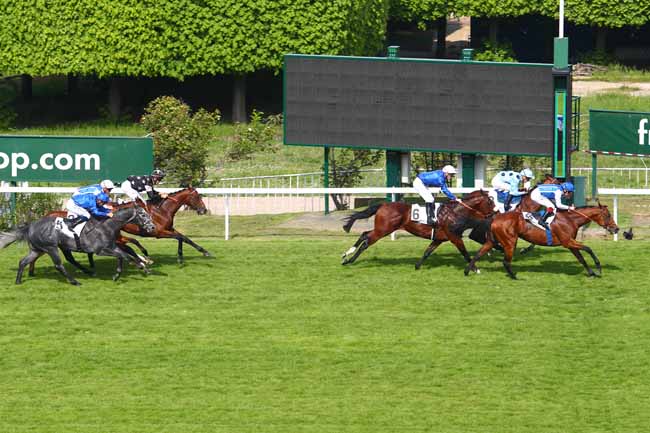 Photo d'arrivée de la course pmu PRIX DU MUGUET à SAINT-CLOUD le Mercredi 1 mai 2019