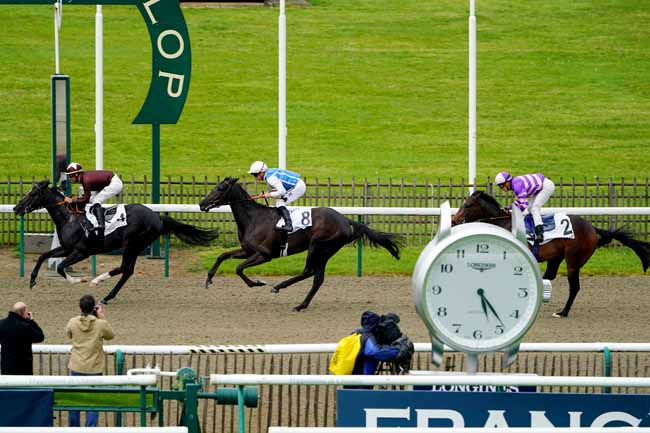 Photo d'arrivée de la course pmu PRIX DE LA PLAINE DE FRANCE à CHANTILLY le Jeudi 2 mai 2019
