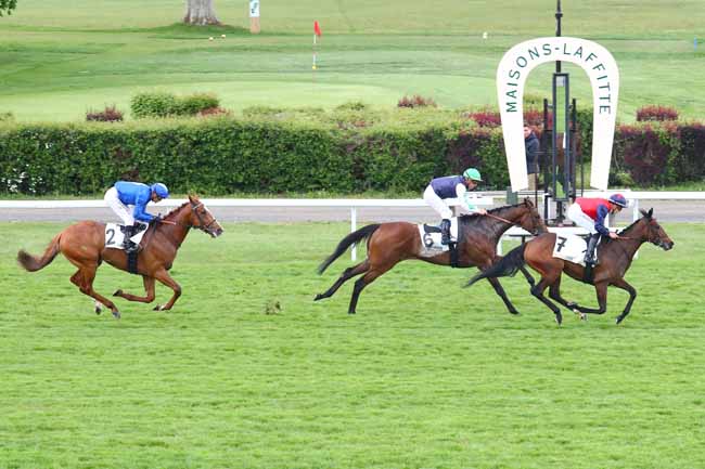 Photo d'arrivée de la course pmu PRIX ASTRONOMIE à MAISONS-LAFFITTE le Vendredi 3 mai 2019