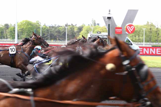 Photo d'arrivée de la course pmu PRIX EUGENIA à PARIS-VINCENNES le Mardi 7 mai 2019