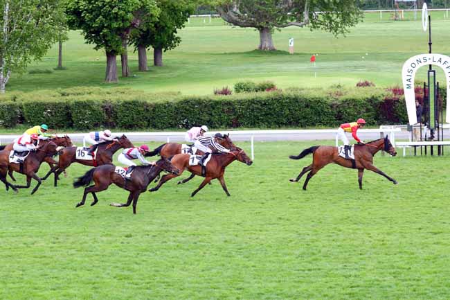 Photo d'arrivée de la course pmu PRIX DE LA GAILLARDERIE à MAISONS-LAFFITTE le Jeudi 9 mai 2019
