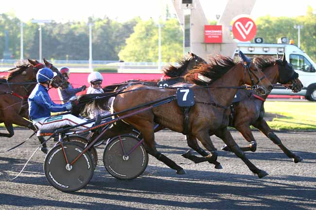 Photo d'arrivée de la course pmu PRIX FIDES à PARIS-VINCENNES le Mardi 14 mai 2019