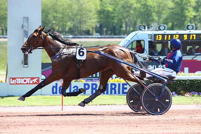 Photo d'arrivée de la course pmu PRIX DE CAMBREMER à CAEN le Mercredi 15 mai 2019