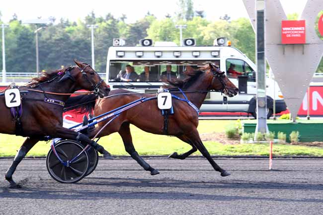 Photo d'arrivée de la course pmu PRIX JACQUES DE SAINT SAUVEUR à PARIS-VINCENNES le Vendredi 17 mai 2019