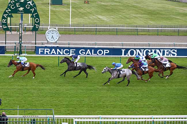 Photo d'arrivée de la course pmu PRIX DE LA CHAUSSEE NEUVE à CHANTILLY le Vendredi 17 mai 2019