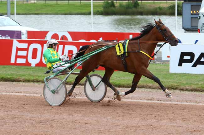 Photo d'arrivée de la course pmu GRAND NATIONAL DU TROT PARIS-TURF à LAVAL le Mercredi 5 juin 2019