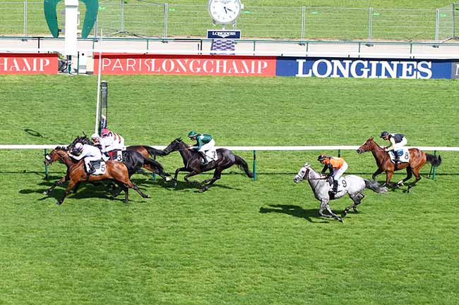 Photo d'arrivée de la course pmu PRIX DU VAL DE GRACE à LONGCHAMP le Jeudi 6 juin 2019