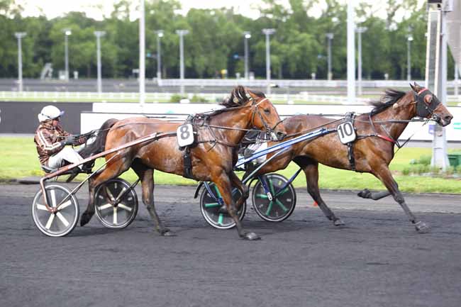 Photo d'arrivée de la course pmu PRIX TITANIA à PARIS-VINCENNES le Vendredi 7 juin 2019