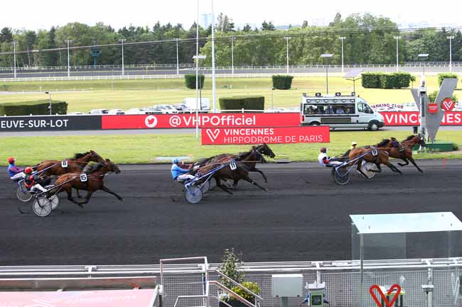 Photo d'arrivée de la course pmu PRIX DE VILLENEUVE-SUR-LOT à PARIS-VINCENNES le Samedi 8 juin 2019