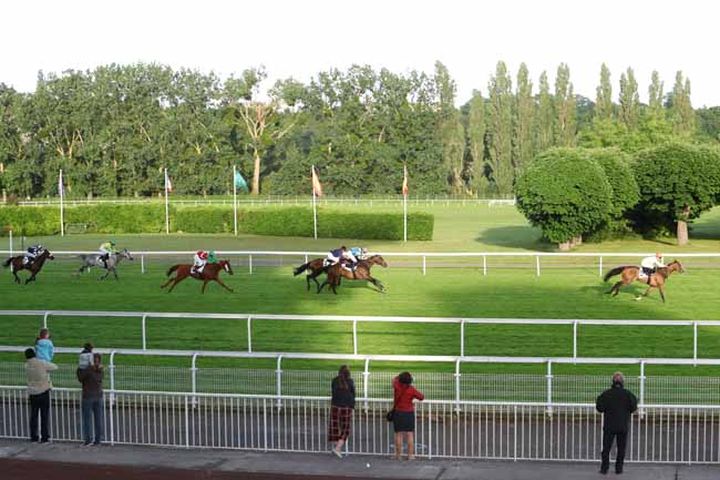 Photo d'arrivée de la course pmu PRIX PAUL-NOEL DELAHOUTRE à MAISONS-LAFFITTE le Samedi 8 juin 2019