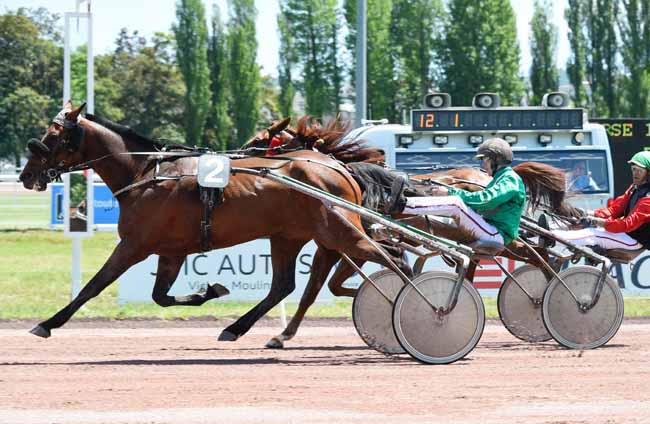 Photo d'arrivée de la course pmu PRIX DE GANNAT à VICHY le Lundi 17 juin 2019