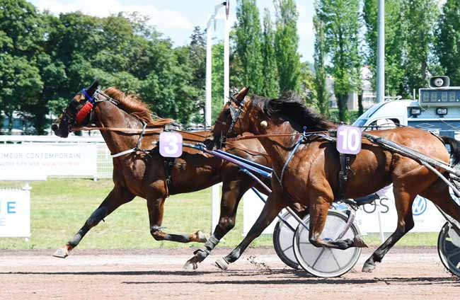 Photo d'arrivée de la course pmu PRIX DE COGNAT-LYONNE à VICHY le Lundi 17 juin 2019