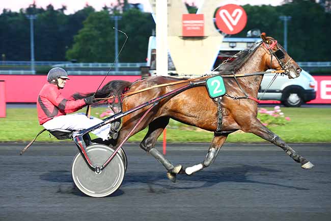 Photo d'arrivée de la course pmu PRIX FELICIA à PARIS-VINCENNES le Mardi 18 juin 2019