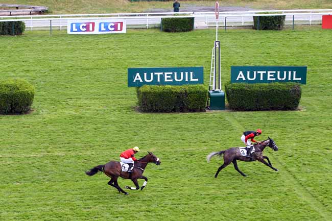 Photo d'arrivée de la course pmu PRIX LA PERICHOLE à AUTEUIL le Jeudi 20 juin 2019