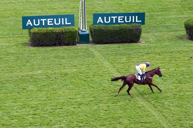 Photo d'arrivée de la course pmu PRIX GILBERT GALLOT à AUTEUIL le Jeudi 20 juin 2019