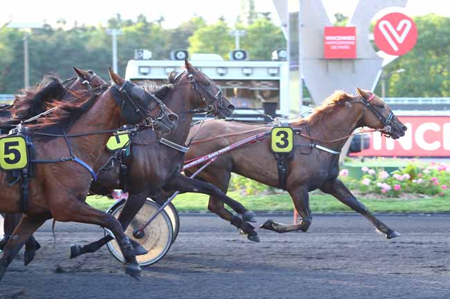 Photo d'arrivée de la course pmu PRIX HARMONIA à PARIS-VINCENNES le Vendredi 21 juin 2019