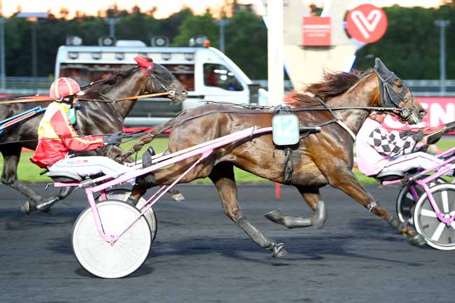 Photo d'arrivée de la course pmu PRIX ECHO à PARIS-VINCENNES le Vendredi 21 juin 2019