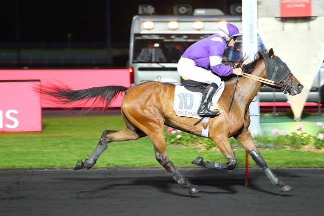 Photo d'arrivée de la course pmu PRIX OKDA à PARIS-VINCENNES le Vendredi 21 juin 2019