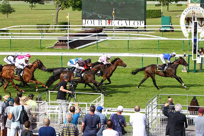 Photo d'arrivée de la course pmu PRIX DES PEINTRES AMATEURS ART ET AMITIE à COMPIEGNE le Samedi 22 juin 2019