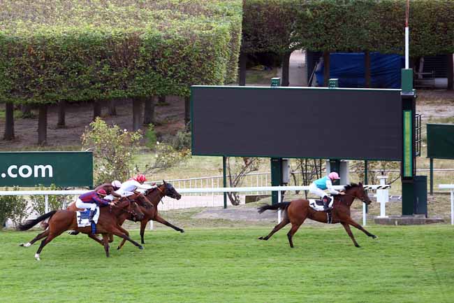 Photo d'arrivée de la course pmu PRIX PAWNEESE à SAINT-CLOUD le Dimanche 30 juin 2019