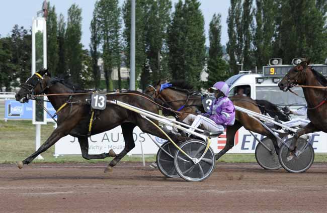 Photo d'arrivée de la course pmu PRIX DE CHATELDON à VICHY le Mardi 2 juillet 2019