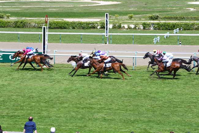 Photo d'arrivée de la course pmu PRIX DE CAYRAS à DEAUVILLE le Mercredi 3 juillet 2019