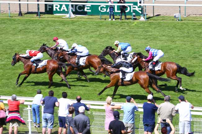 Photo d'arrivée de la course pmu PRIX DU CIDRE à DEAUVILLE le Mercredi 3 juillet 2019