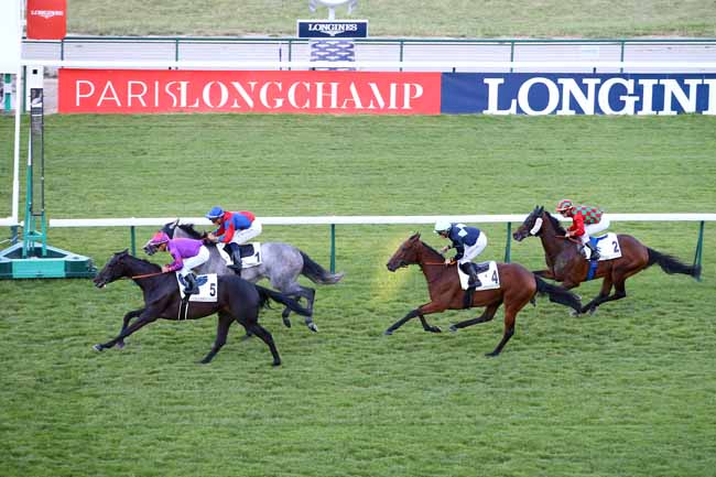 Photo d'arrivée de la course pmu PRIX DE CLIGNANCOURT à LONGCHAMP le Jeudi 4 juillet 2019