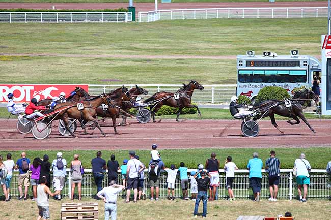 Photo d'arrivée de la course pmu PRIX DE LA MANCHE à ENGHIEN le Samedi 6 juillet 2019