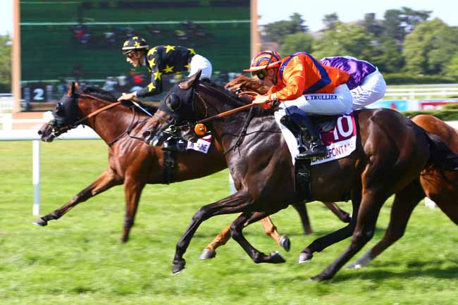 Photo d'arrivée de la course pmu PRRIX MENUISERIE DUVERNOIS à CLAIREFONTAINE le Samedi 6 juillet 2019