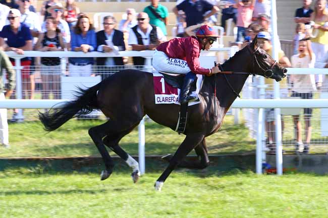 Photo d'arrivée de la course pmu PRIX CASA RINA à CLAIREFONTAINE le Samedi 6 juillet 2019