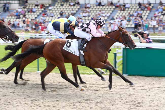 Photo d'arrivée de la course pmu PRIX DE LA VILLA LES FLEURS à DEAUVILLE le Lundi 8 juillet 2019