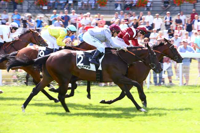 Photo d'arrivée de la course pmu PRIX CHARLES PICHEGRU à DIEPPE le Lundi 22 juillet 2019