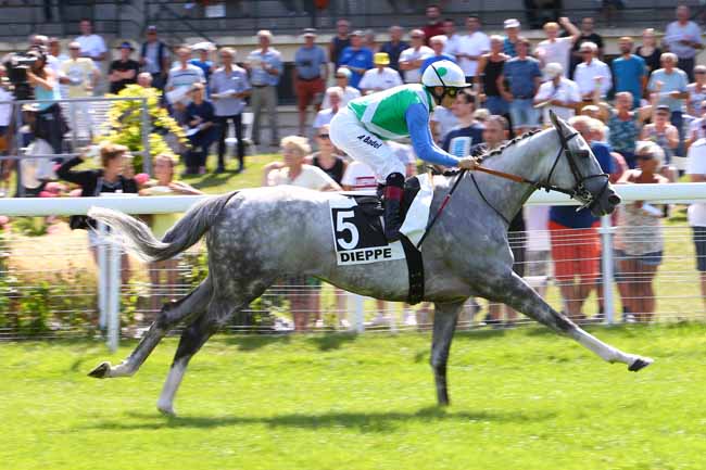 Photo d'arrivée de la course pmu PRIX DU 30EME ANNIVERSAIRE LC VINS à DIEPPE le Lundi 22 juillet 2019