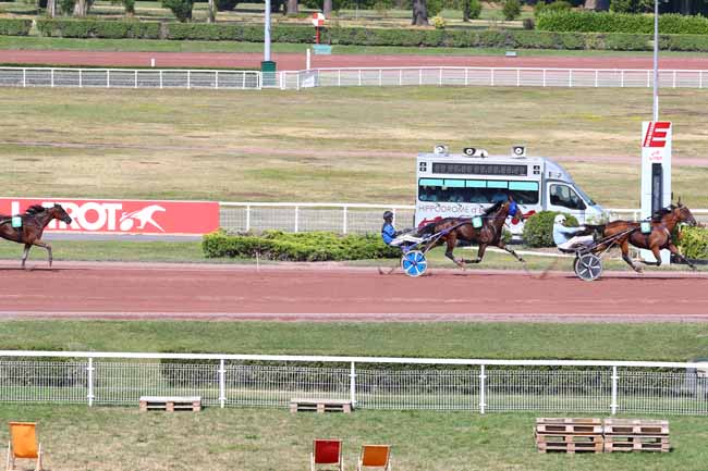 Photo d'arrivée de la course pmu PRIX DE LA CHAUSSEE D'ANTIN à ENGHIEN le Mercredi 24 juillet 2019