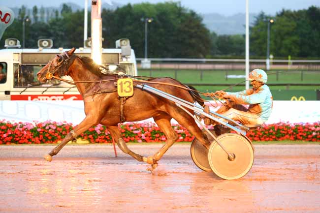 Photo d'arrivée de la course pmu PRIX DU CONSEIL REGIONAL DE NORMANDIE à CABOURG le Vendredi 26 juillet 2019